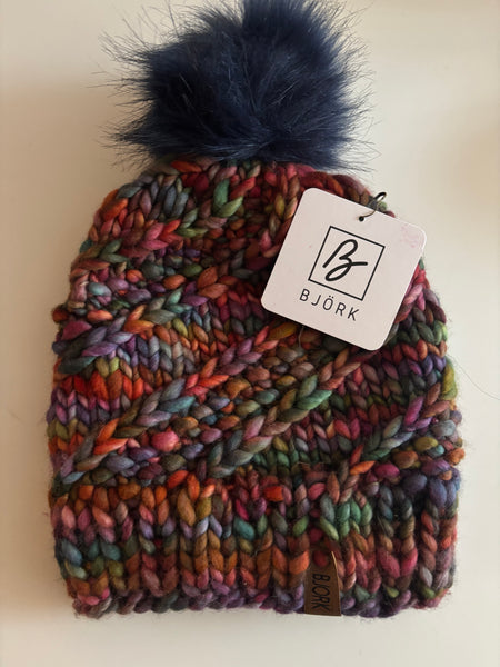 Fura | Hat With Pom Pom