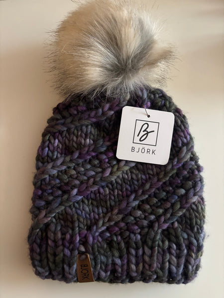 Fura | Hat With Pom Pom