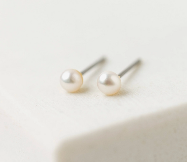 Amari | Pearl Stud Earrings