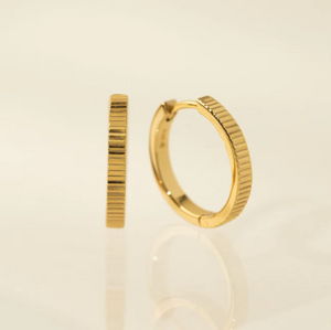 Demi Fine | Fluted Hoops 20mm